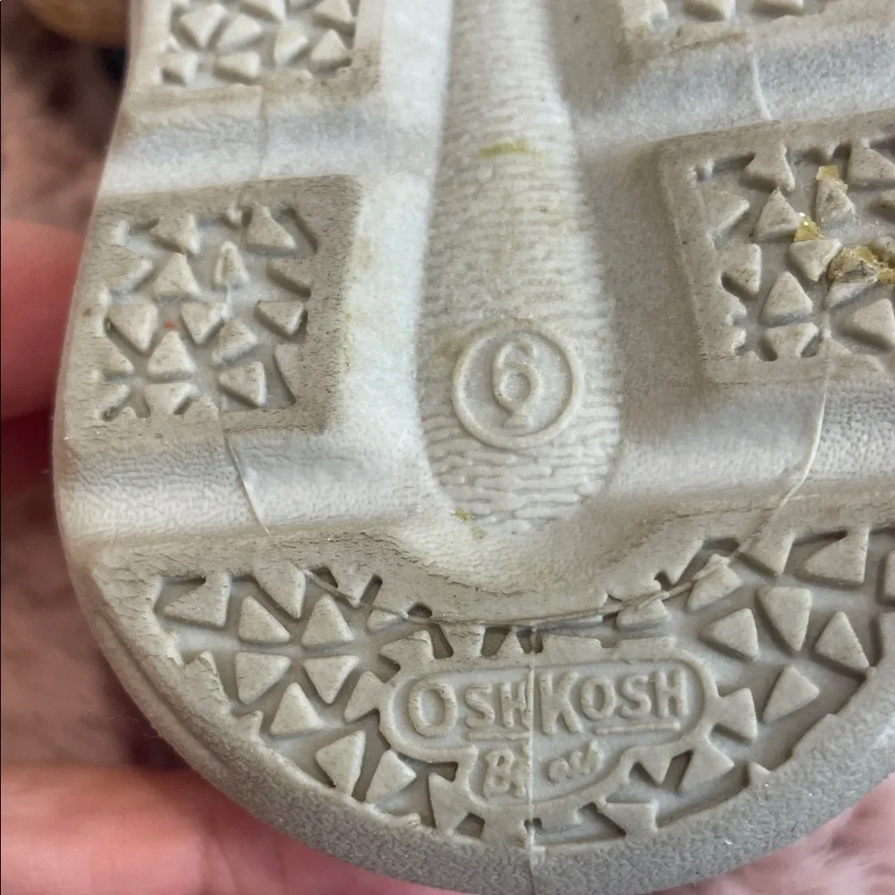 OshKosh B'gosh Kids Lavender Sneakers, size 6